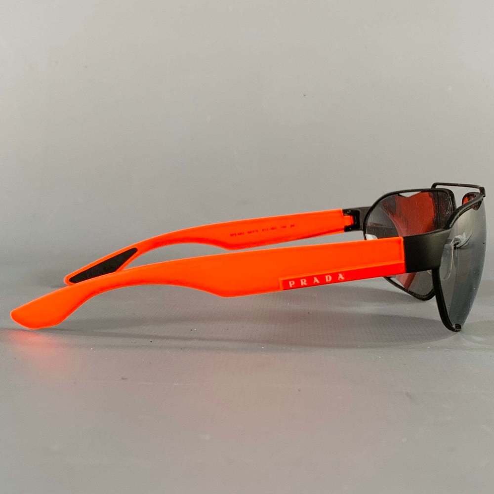 PRADA Black Red Metal Aviator Sunglasses - Picture 2 of 6